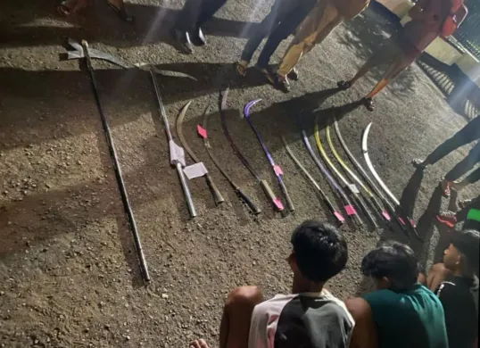Polisi berhasil mengamankan empat pelaku pengeroyokan yang menewaskan anggota karang taruna di Kampung Citarik, Desa Jatireja, Kecamatan Cikarang Timur, Kabupaten Bekasi. (Sumber: Humas Polres Metro Bekasi)