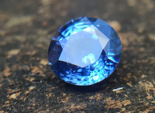 Cara Merawat Batu Blue Sapphire Agar Tetap Berkilau (Sumber: Pinterest)