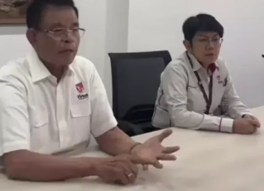 Terkait Kasus Penahanan Ijazah, Profil Lengkap Houtman Simanjuntak dan Keluarganya Terungkap (Sumber: Tiktok/@senja_ka1a)