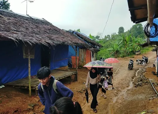 Suasana di kawasan Hunian Sementara korban bencana banjir bandang di Kecamatan Lebakgedong, Kabupaten Lebak. (Sumber: Dok. Warga)
