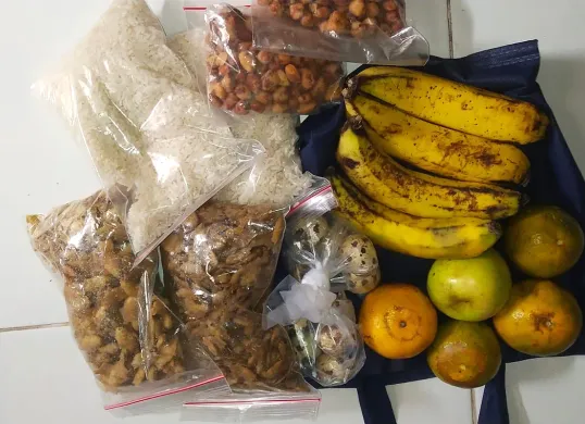Penampakan menu MBG yang diterima SDN Cempaka Putih 02 Ciputat Timur, Kota Tangerang Selatan, yang sempat viral di X. (Sumber: X/Trinity.Traveler)