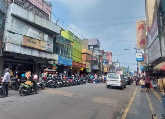 Kawasan Jalan Surya Kencana, Kota Bogor. (Sumber: Poskota/Sekar Putri Andini)