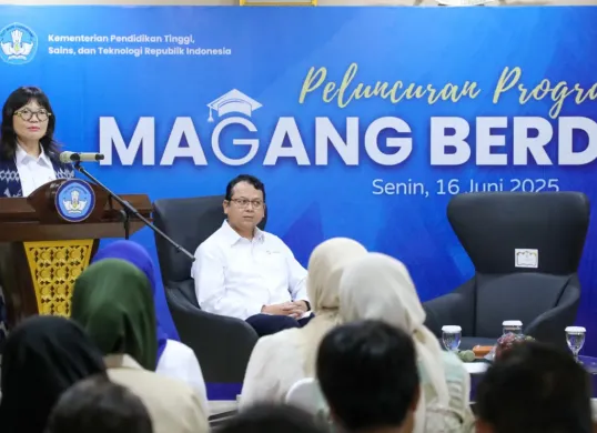 Potret Wamendiktisaintek, Stella Christie saat dalam peluncuran program Magang Berdampak 2025. Program yang ditujukan bagi mahasiswa. (Sumber: Kemendiktisaintek)