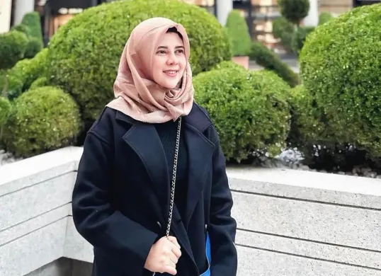 Suila Rohill diduga menjadi korban KDRT Ustadz Zaky Mubarok. (Sumber: Instagram/@suilarohill)
