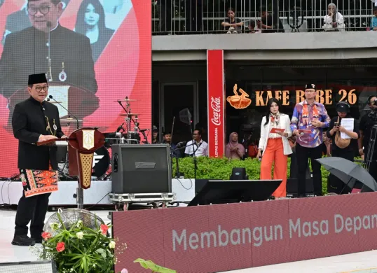 Gubernur DKI Jakarta Pramono Anung mengganti nama Bank DKI menjadi Bank Jakarta saat HUT Jakarta ke-498 (Sumber: Dok. Bank Jakarta)