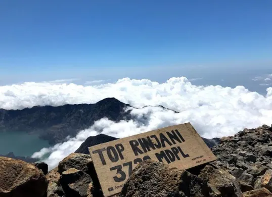 Wisatawan asal Brazil terjatuh saat mendaki puncak Gunung Rinjani (Sumber: Pinterest)