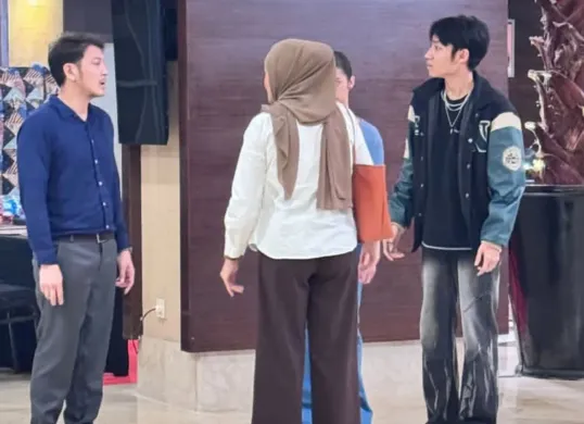Okie Agustina menceritakan detik-detik Dimas Anggara diduga gampar sang anak Kiesha Alvaro. (Sumber: Instagram/@okieagustina_)