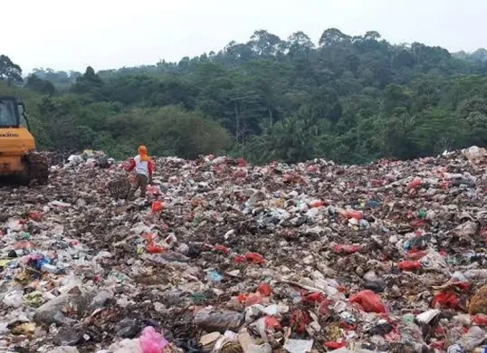 Tumpukan sampah di TPA Bangkonol, Kabupaten Pandeglang. (Sumber: Dok Warga)