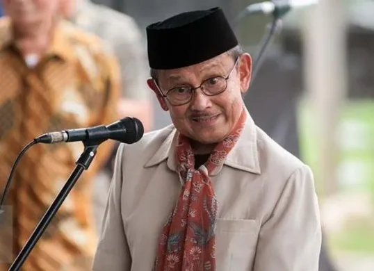 Mengenang Sosok BJ Habibie yang Lahir pada 25 Juni 1936, Berikut Profil dan Perannya (Sumber: Instagram/b.jhabibie)