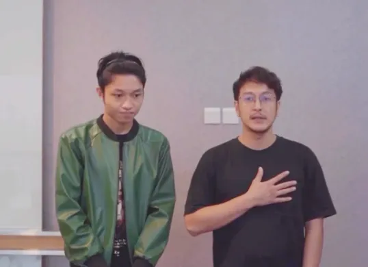Potret Dimas Anggara (kanan) dan Keisha Alvaro (kiri) bersama-sama mengklarifikasi dugaan kekerasan di lokasi syuting. (Sumber: Instagram/dimsanggara)