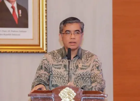 Potret Menaker, Yassierli yang menyiapkan mitigasi PHK jika eskalasi konflik Iran-Israel terus memanas. (Sumber: Kemnaker)