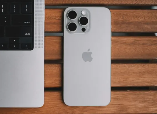 Spesifikasi iPhone 15 Pro Max yang Digunakan untuk Syuting Film 28 Years Later (Sumber: Unsplash/Lala Azizli)