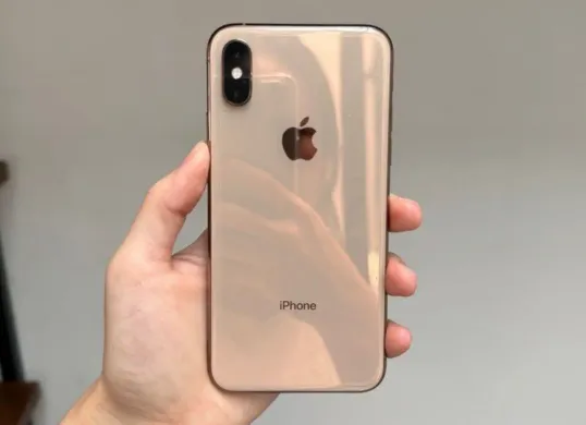 iPhone XS layak dibeli tahun 2025? Simak penjelasan lengkapnya di sini. (Sumber: carousell)