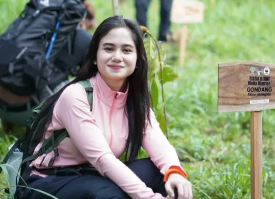 Potret kekasih Dul Jaelani, Tissa Biani yang dinilai lebih sopan dan tertutup dalam berpakaian dibanding calon iparnya, Alyssa Daguise dan Syifa Hadju. (Sumber: Instagram/tissabiani)