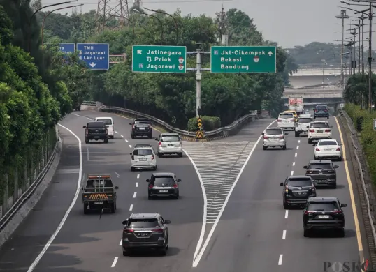 Gerbang Tol Dalam Kota yang masih ditutup per Seniin, 29 September 2025.  (Sumber: Poskota/Bilal Nugraha Ginanjar)