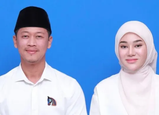 Potrait Clara Shinta dengan calon suami, Muhammad Alexander Assad. (Sumber: Instagram/@clarashintareal)