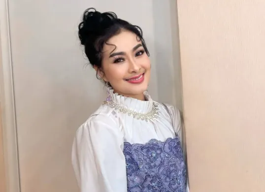 Iis Dahlia Ngaku Akan Jadi Mertua yang Serba Cek Semua Bagian Rumah Anak, Netizen: Tipe Mertua yang Bawel Ini (Sumber: Instagram/isdadahlia)