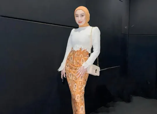 Netty Ratna Wulan tengah menjadi perbincangan usai viral dikaitkan dengan dr Reza Gladys. (Sumber: Instagram/@rezagladys)