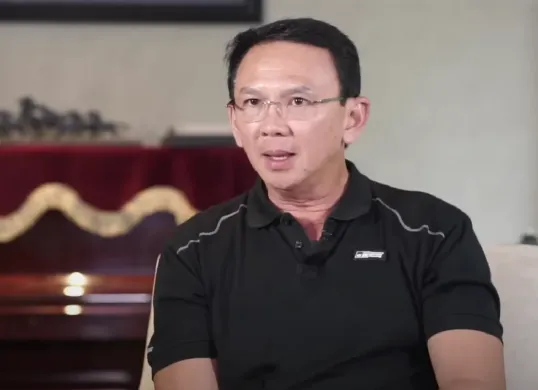 Ahok memberikan rekomendasi untuk memberantas mafia migas di Indonesia. (Sumber: YouTube/Narasi Newsroom)