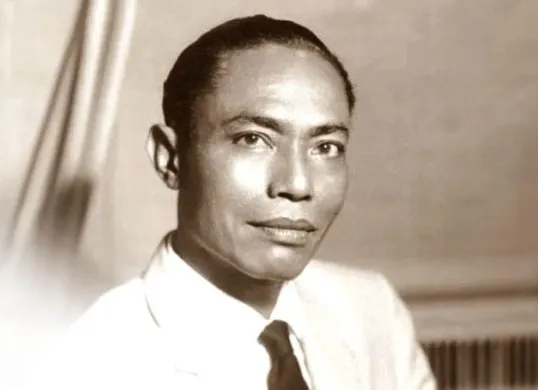 Ibnu Sutowo, direktur utama Pertamina era Orde Baru, hidup bak sultan meski gajinya hanya 300 USD per bulan. (Sumber: X/@momonhistory)