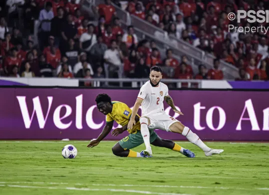 Calvin Verdonk saat membela Timnas Indonesia menghadapi Australia di Stadion GBK, Jakarta. (Sumber: pssi.org)