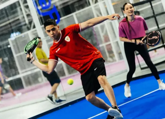 Padel, olahraga sejenis tenis yang lagi tren dan fomo di kalangan artis. (Sumber: Tangkapan layar/Instagram @alghazali7)