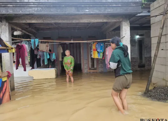 Kondisi pemukiman warga Kampung Ciparay Sasak, Desa Cirarab, Kecamatan Legok, Kabupaten Tangerang. (Sumber: Poskota/Veronica Prasetio)