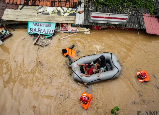 Ilustrasi banjir. (Sumber: Poskota/Bilal Nugraha Ginanjar)