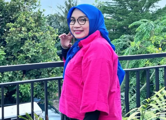 Profil Istri Wali Kota Bekasi Wiwiek Hargono yang memilih ngungsi ke hotel mewah ketika rumahnya kebanjiran disorot publik. (Sumber: Instagram Wiwiek Hargono)