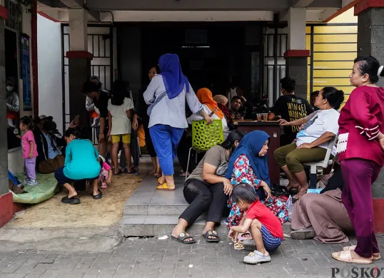 Warga Masih Padati Posko Pengungsian Banjir di SDN 01/02 Kampung Melayu