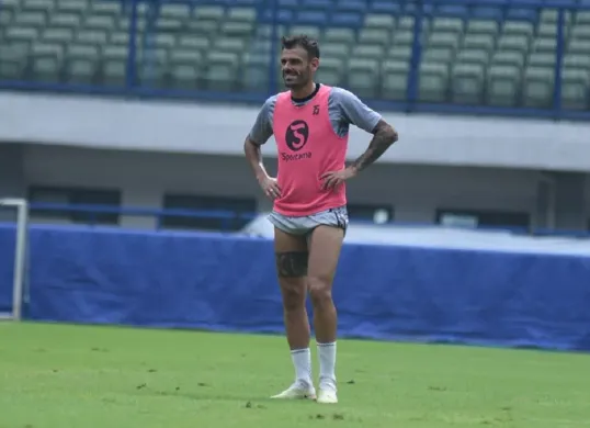 Gelandang Persib, Tyronne Del Pino. (Foto: persib.co.id)