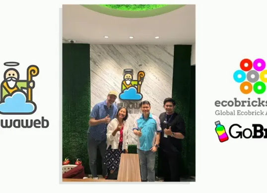 Dewaweb dukung Ecobricks selamatkan lingkungan dari limbah plastik.