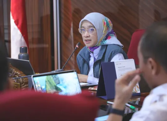 Potret Menteri PANRB, Rini Widyantini yang menanggapi  mundurnya pengangkatan CPNS 2024. (Sumber: KemenPANRB)