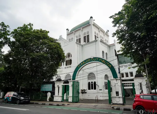 Melihat Masjid Peninggalan Arsitektur Belanda Masjid Cut Meutia