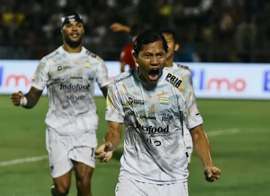 Persib berhasil menumbangkan Semen Padang, pada pertandingan pekan ke-27 Liga 1 2024-25. (Foto: Instagram/@persib)