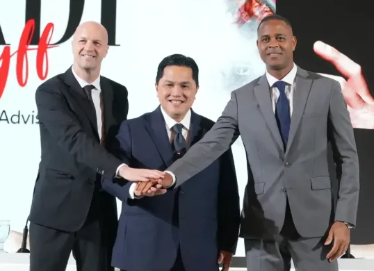 Rasa gembira Patrick Kluivert setelah Jordi Cruyff jadi penasihat teknis Timnas Indonesia. (Sumber: Tangkapan layar/Instagram @pssi)