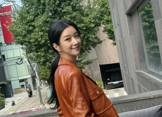 Seo Ye Ji buka suara, Akui frustasi dihubungkan dengan Kim Soo Hyun. (Sumber: Instagram @yeyeji_seo)