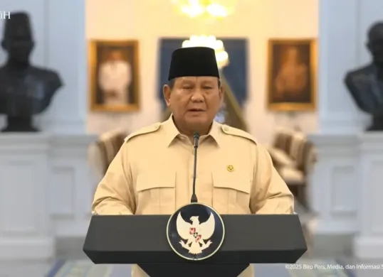 Presiden Prabowo Subianto mengumumkan pemberian THR lebaran 2025. (Sumber: Tangkapan Layar YouTube/Sekretariat Negara RI)