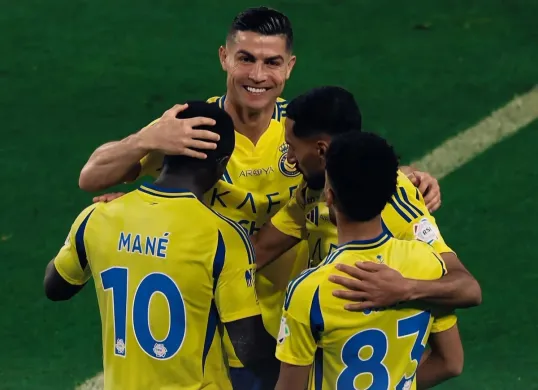 Selebrasi Cristiano Ronaldo bersama rekan setim Al Nassr usai kemenangan melawan Al Kholood, Sabtu (15/3/2024). (Sumber: @alnassr)