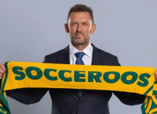 Pelatih Australia, Tony Popovic mendapat kritik tajam jelang hadapi Timnas Indonesia. (Sumber: Instagram/@coachtonypopovic)