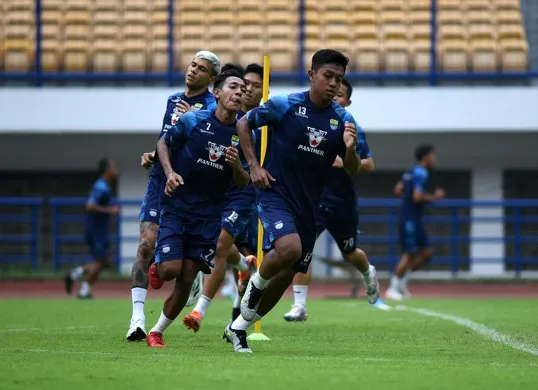 Winger Persib, Febri Hariyadi dijadwalkan bakal segera comeback. (Sumber: persib.co.id)