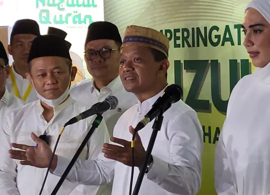 Ketua Umum Partai Golkar, Bahlil Lahadalia saat kegiatan Nuzulul Quran di DPP Partai Golkar, Minggu, 16 Maret 2025. (Sumber: Poskota/Pandi Ramedhan)