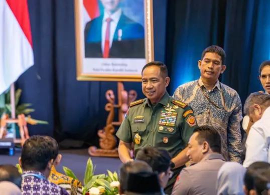 Panglima TNI Jenderal TNI Agus Subiyanto merotasi dan memutasi 86 perwira tinggi. (TNI)