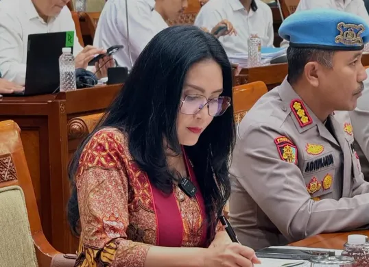 Rieke Diah Pitaloka memperjuangkan hak Mat Solar soal sengketa tanah. (Sumber: Instagram @riekediahp)