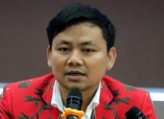 Wakil Ketua Komisi Informasi Pusat Arya Sandhiyudha.