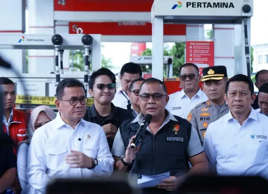 Bareskrim Polri mengungkap kecurangan takaran bahan bakar minyak (BBM) di Stasiun Pengisian Bahan Bakar Umum (SPBU), di Kabupaten Bogor, Jawa Barat. (Sumber: Dok. Humas Polri)