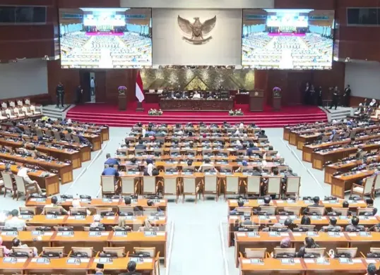 DPR RI secara resmi telah mensahkan revisi Undang-Undang Nomor 34 Tahun 2004 tentang Tentara Nasional Indonesia (TNI) dalam sidang paripurna yang digelar pada Kamis, 20 Maret 2025. (Sumber: Tangkapan Layar Kanal YouTube DPR RI)