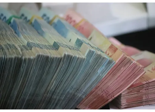 Dana KJP Plus Tahap 2 tahun 2025 resmi cair. (Sumber: Unsplash/Mufid Majnun)