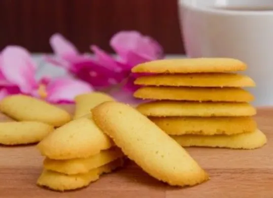 Resep dan Cara Buat Kue Lidah Kucing Renyah. (Sumber: Pinterest/Supertoinette)