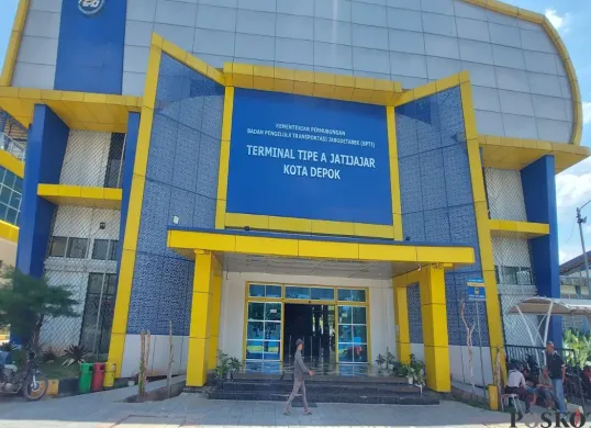 Situasi Terminal Tipe A Jatijajar Kota Depok, belum terlihat aktivitas pemudik yang akan pulang ke kampung halaman. (Sumber: Poskota/Angga Pahlevi)